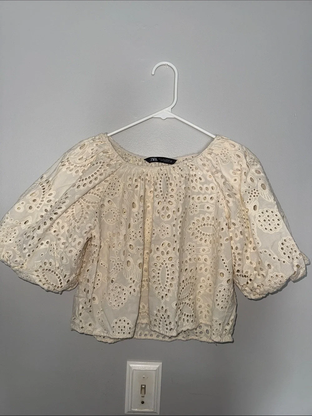 Zara Ivory Eyelet Puff Sleeve crop top Blouse